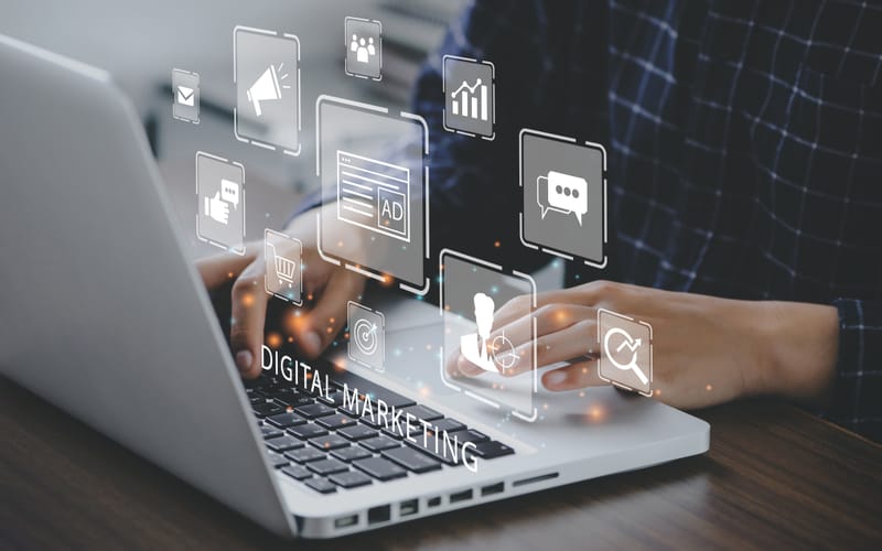 الدليل الشامل لإنشاء استراتيجية تسويق إلكتروني ناجحة: من التخطيط إلى التنفيذ