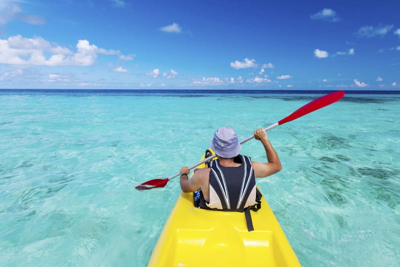 KAYAKS