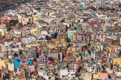 L'ÉQUATION IMPOSSIBLE : CROISSANCE MATÉRIELLE INFINIE ET ÉPANOUISSEMENT HUMAIN DURABLE