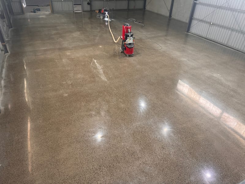 Warehouse  dust-proofing and repair and polish