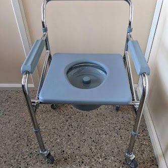 Unveil About the Best Commode Chair for Adults