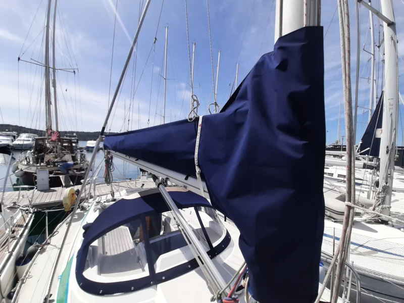Lazy bags: the key to organizing and protecting Your sails