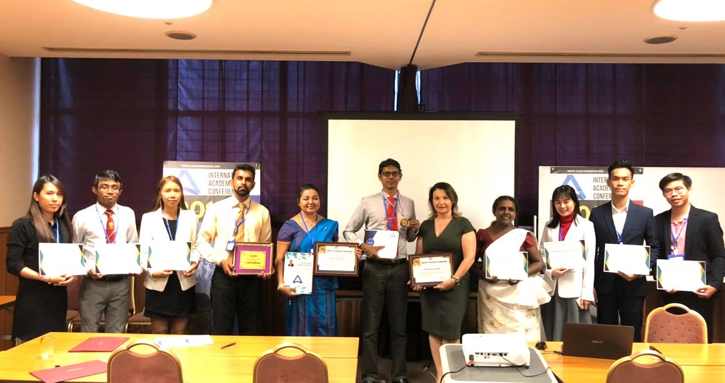 Best Paper Award winners at the AASE International Conference, Osaka 2020