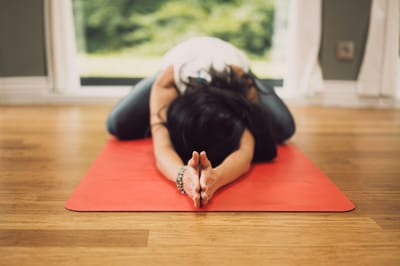 El Poder Transformador del Yin Yoga: Más Allá de la Flexibilidad