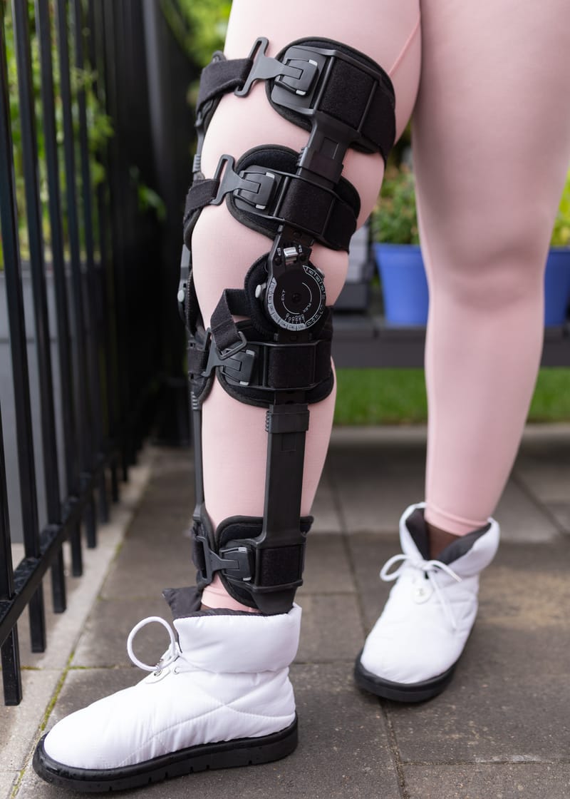 Post operations braces, boots and slings