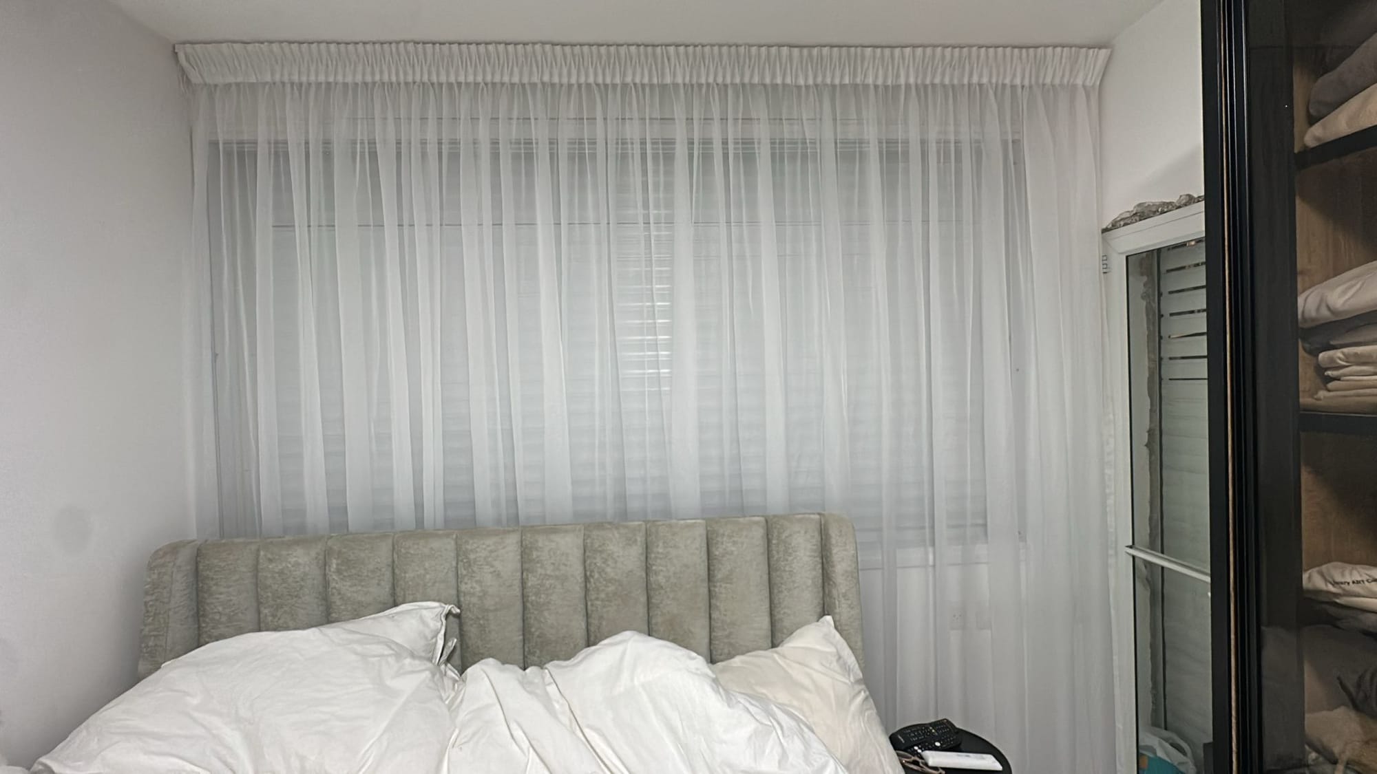 וילון מבד וואל בצבע שמנת