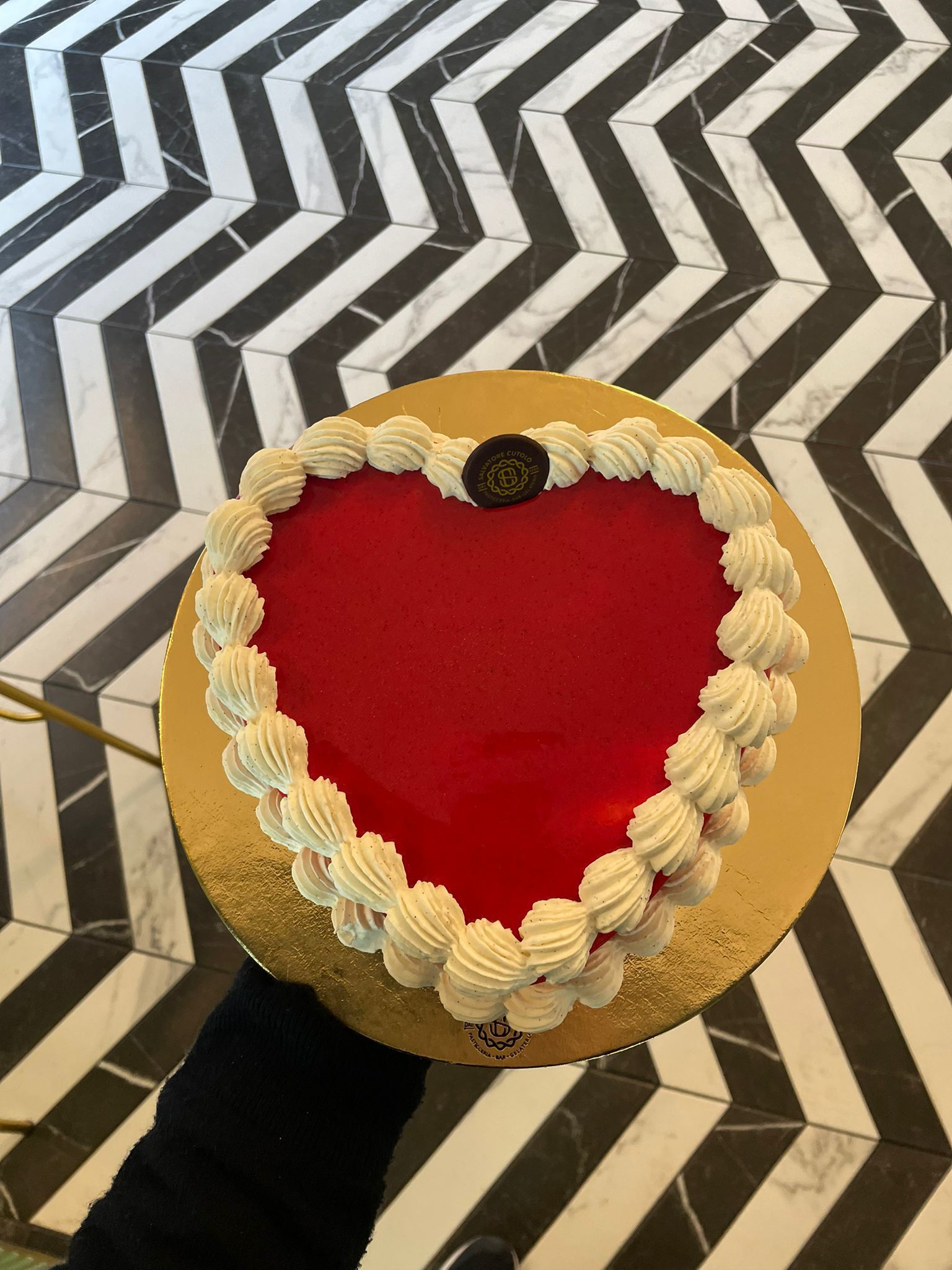 La torta a cuore di Salvatore Cutolo: settantasei anni di tradizione che parlano d’amore