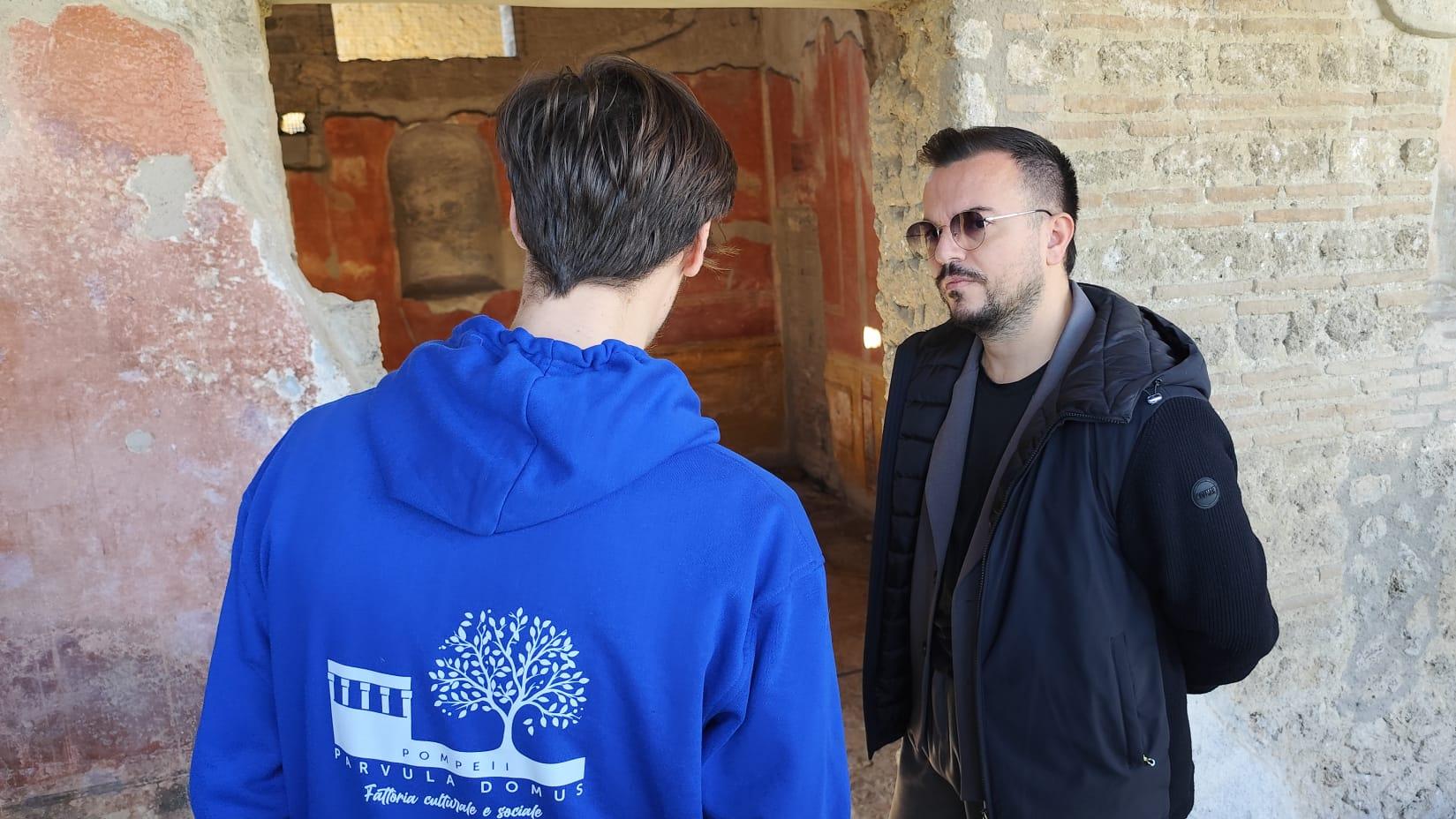 Musica e inclusione alla Parvula Domus: i ragazzi incontrano Andrea Sannino nel segno dell’“abbraccio”