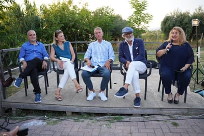 Presentazione del romanzo Il mercante di seta nera di Antonio Centomani: successo di pubblico a Longobardi Marina