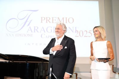 Premio Faraglioni Capri International 2025: Plácido Domingo incanta il pubblico del Quisisana