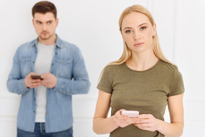 لماذا يتصل بك بعد غياب طويل ثم يختفي من جديد؟ أسرار العودة المترددة بعد الفراق