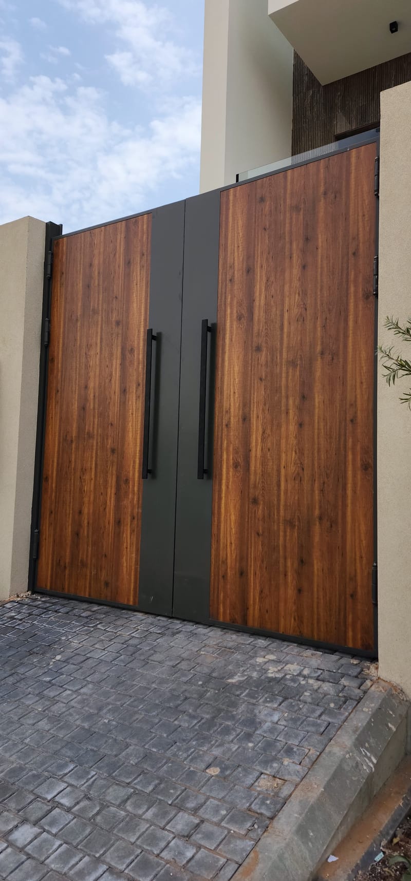 أبواب خشبية وحديثة بتصاميم تلائم كل الأذواق: