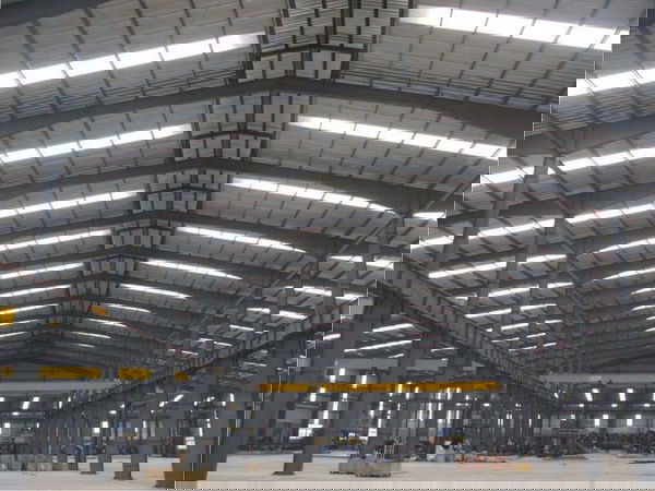 هناجر ومستودعات جاهزة للتخزين أو الاستخدام الصناعي