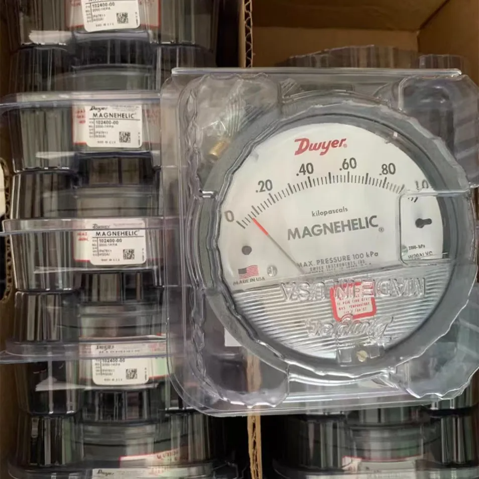 Dwyer 2000 Series Magnehelic Differential Pressure Gauge