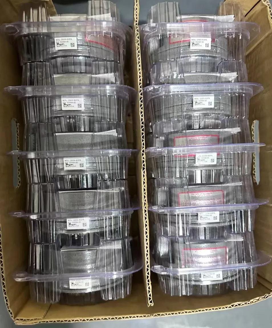 Dwyer 2000 Series Magnehelic Differential Pressure Gauge