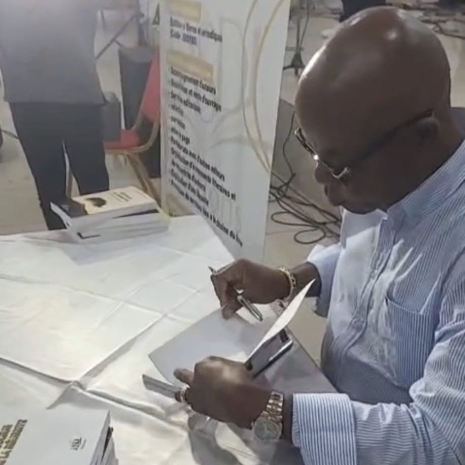 Littérature et pensée : Retour sur une séance de dédicace exceptionnelle du Dr Armel Saint Silvère Dongou