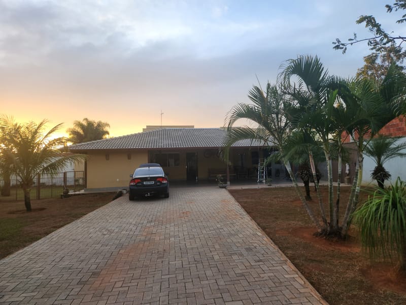 Vendo e/ou troco Casa 240 m2 de área construída