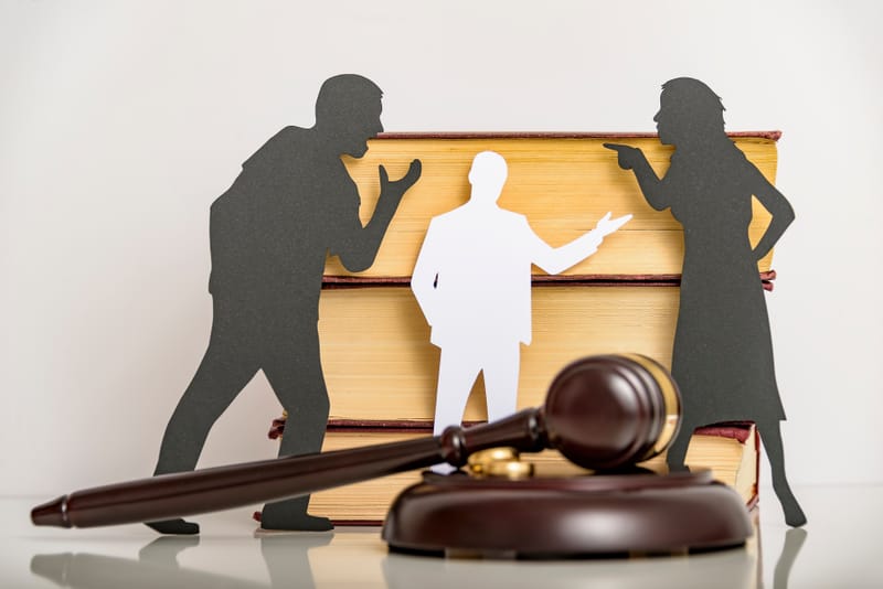 تولي قضايا الأحوال الشخصية من طلاق وإرث وزواج وحضانة أطفال