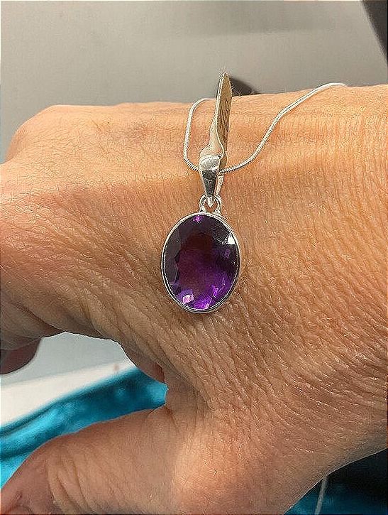 Oval Amethyst pendant