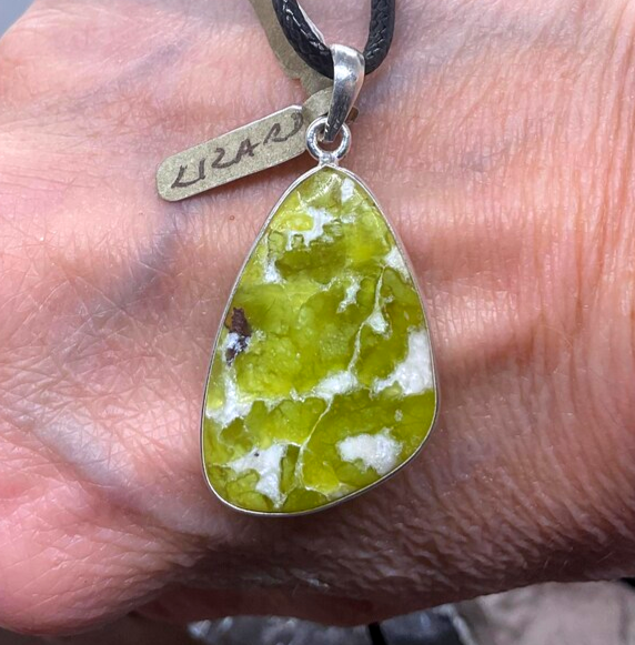 Lizardite pendant