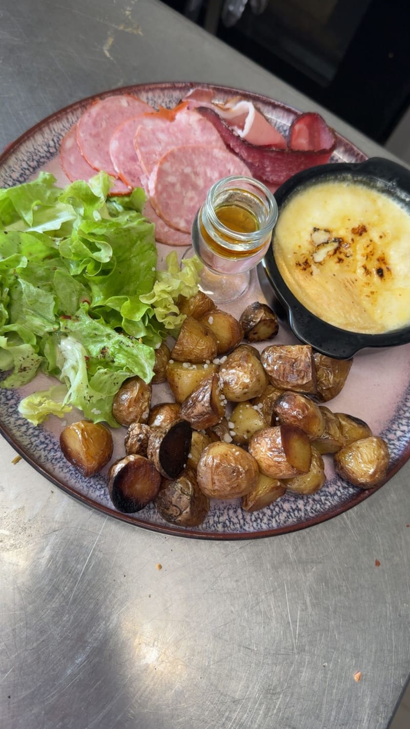 Munster chaud flambé a l'alcool de cumin maison