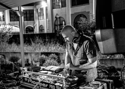 Quando il Palco Diventa una Lezione di Vita   Speciale Notte Bianca con DJ Martin