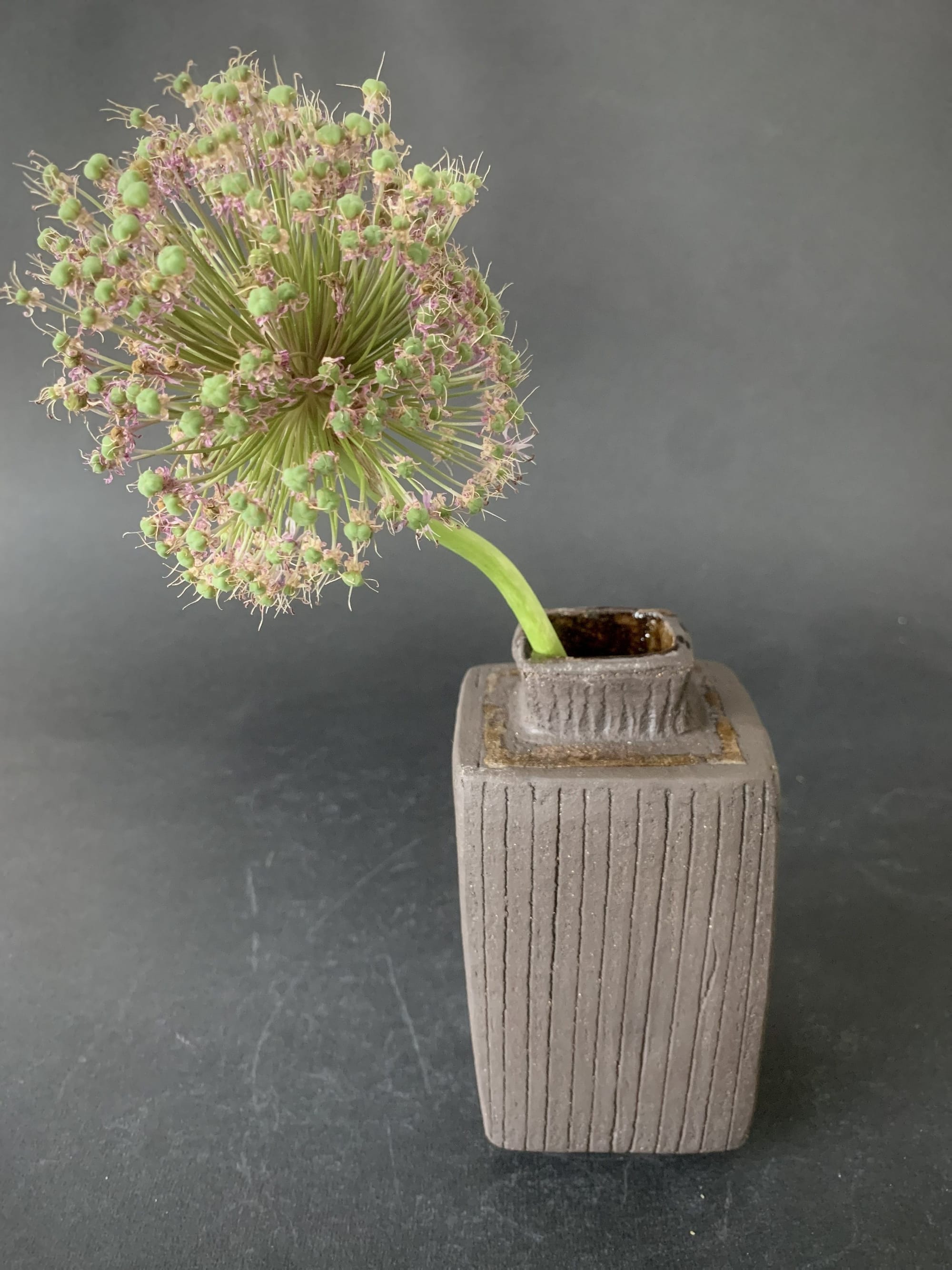 Collection Yoru - Vase noir carré VH6
