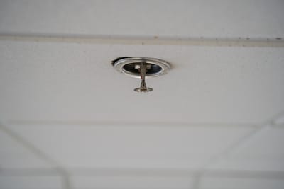 Top 10 beneficios de instalar un sistema de supresión contra incendios en tu empresa