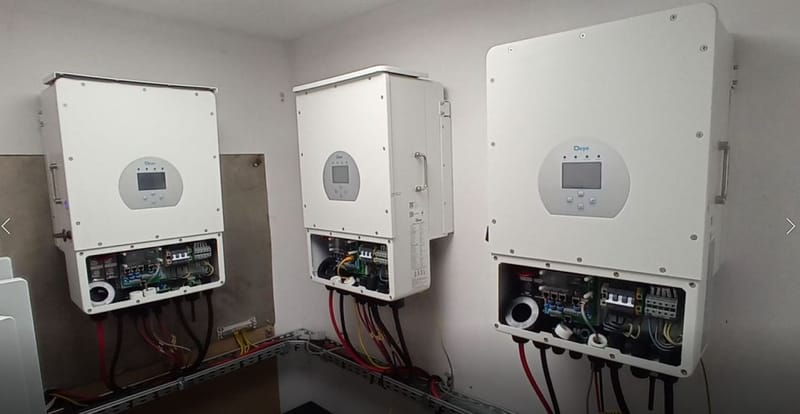 Jak Dobrać Falownik Hybrydowy Deye 220V do Twojej Turbiny Wiatrowej?