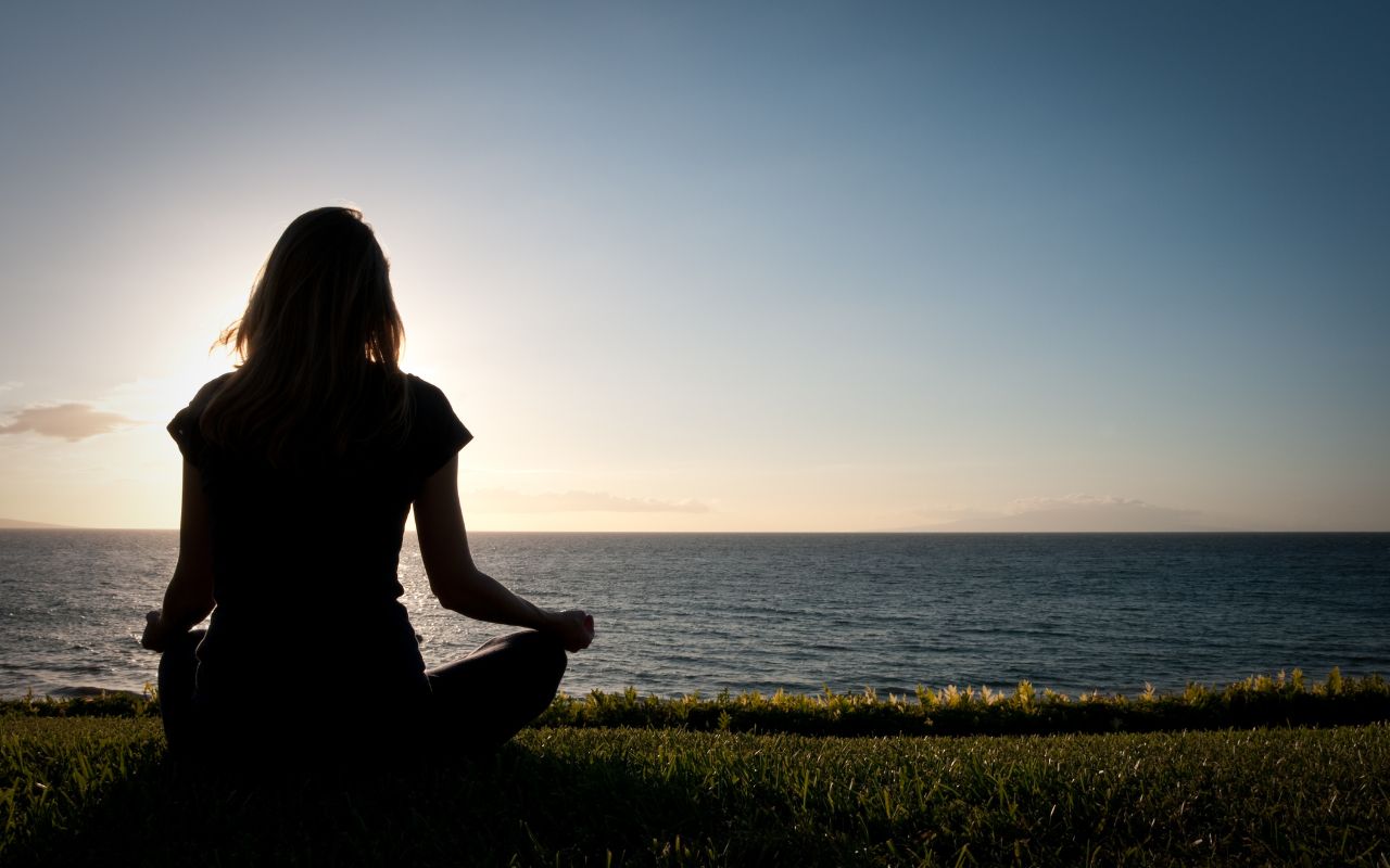 Chánh Niệm Trong Thiền Vipassana: Lợi Ích Và Cách Thực Hành