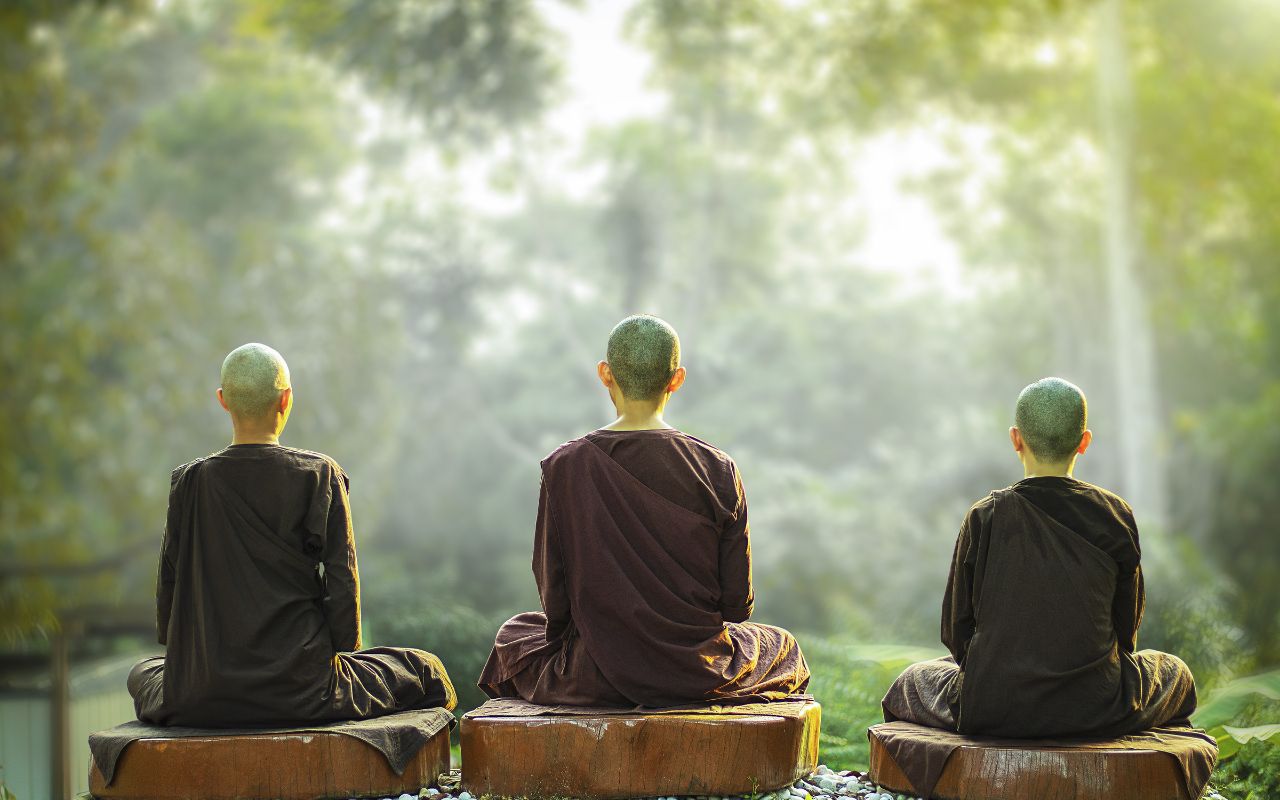 Học Thiền Vipassana: Khám Phá Con Đường Tinh Thần Tự Do