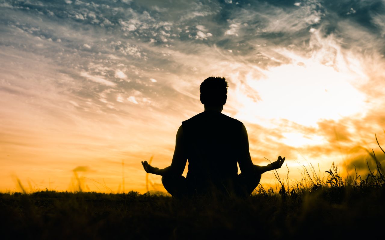 Cách Ngồi Thiền Vipassana: Tư Thế Đúng Để Tăng Cường Hiệu Quả Thiền