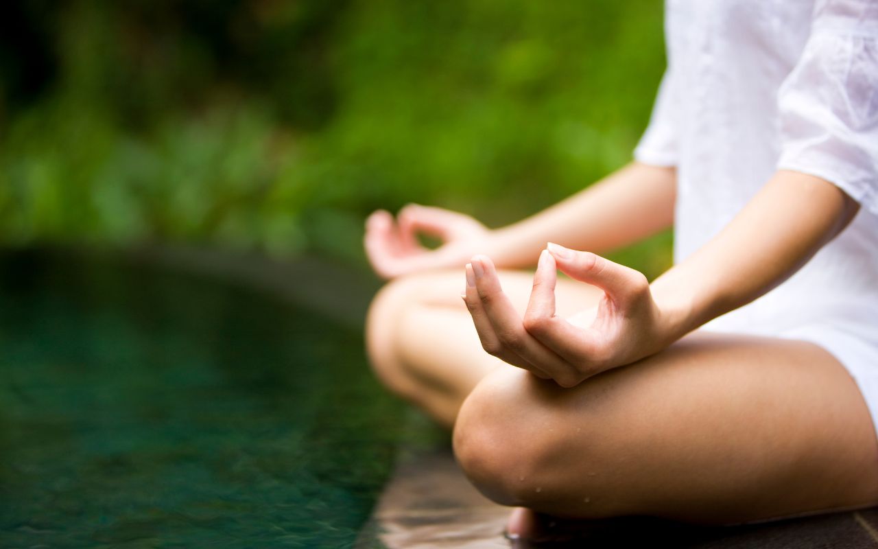 Chánh Niệm Trong Thiền Vipassana: Lợi Ích Và Cách Thực Hành