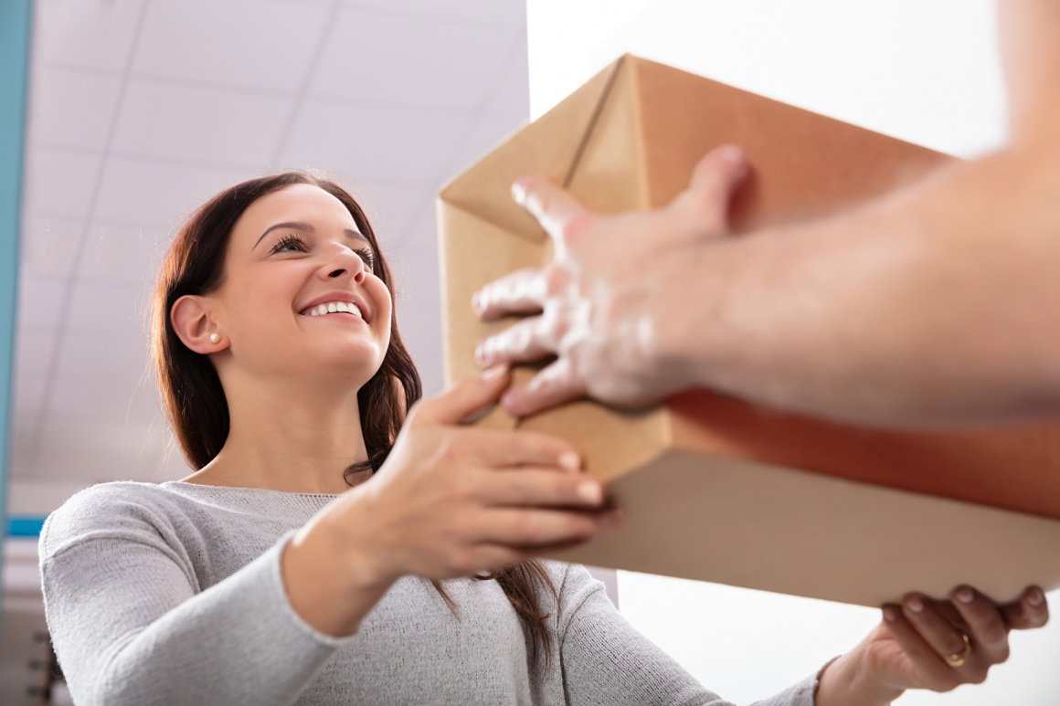 Why Package Pick Up and Delivery Is Essential for E-Commerce Growth