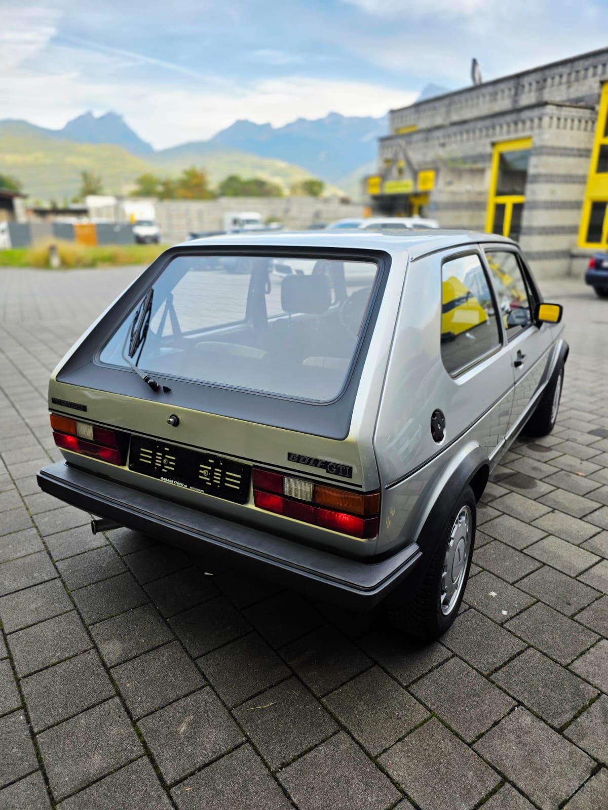 Volkswagen Golf 1 GTI 1.8