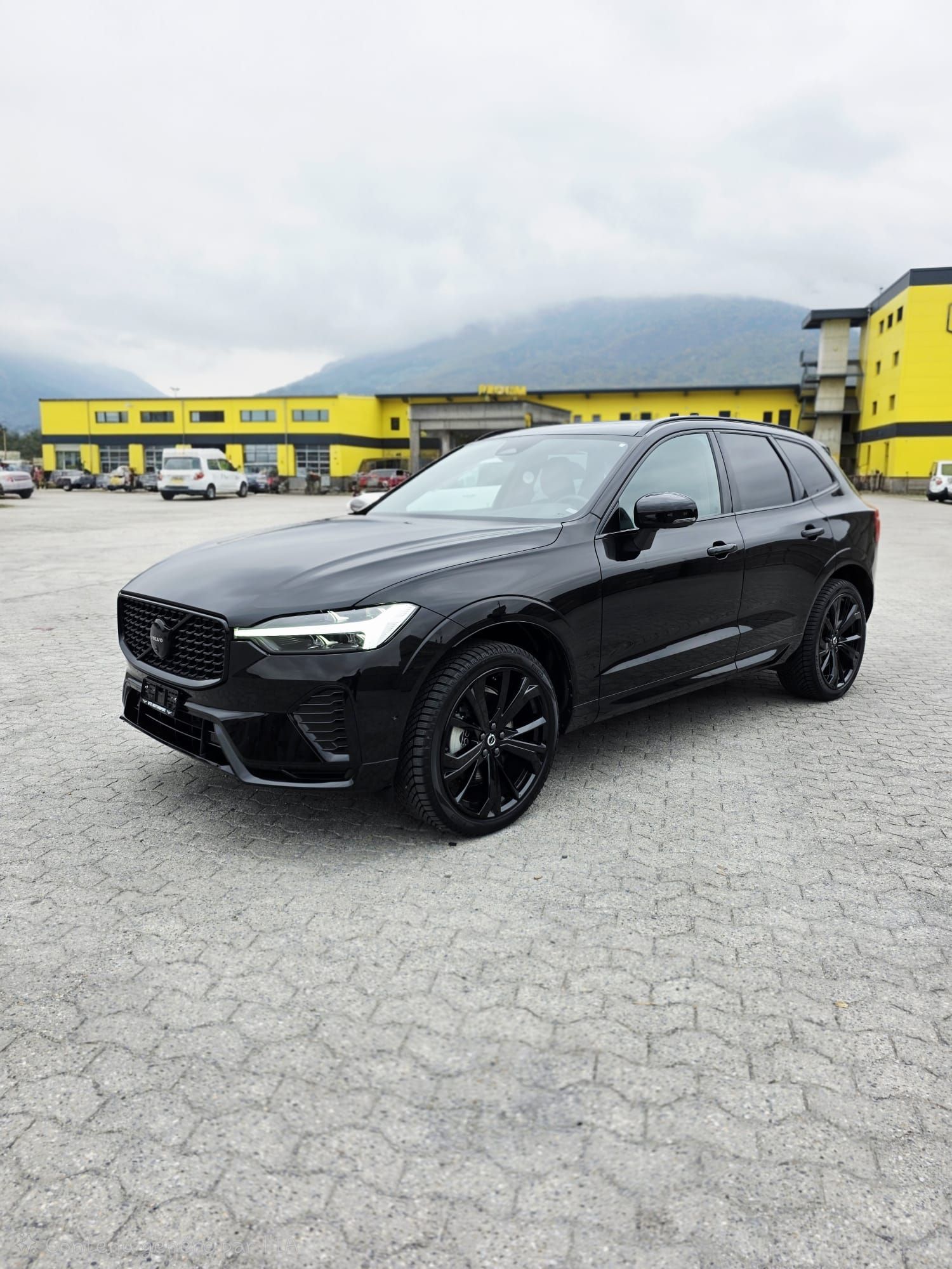 Volvo XC60 Black Edition 24''