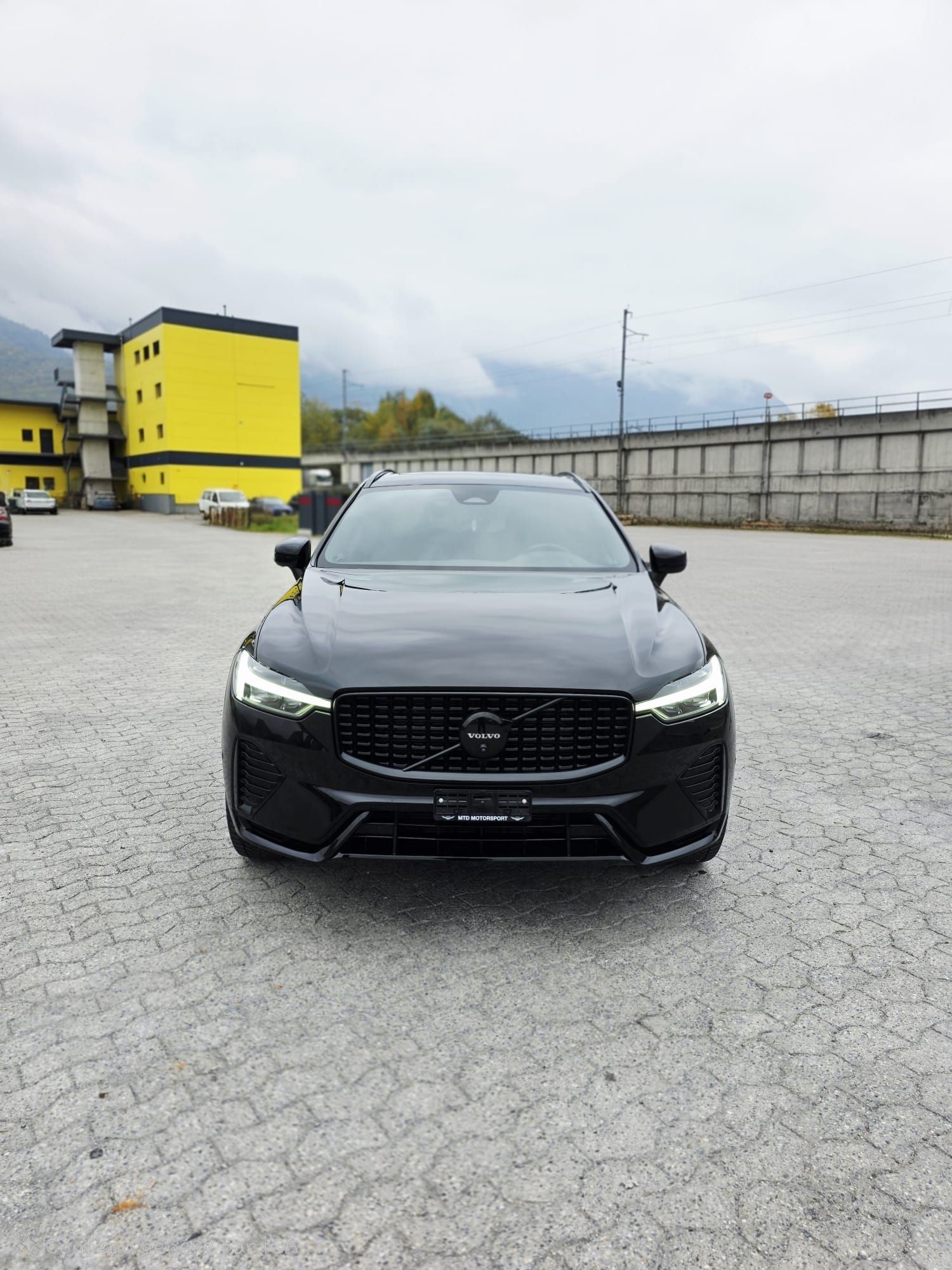 Volvo XC60 Black Edition 24''