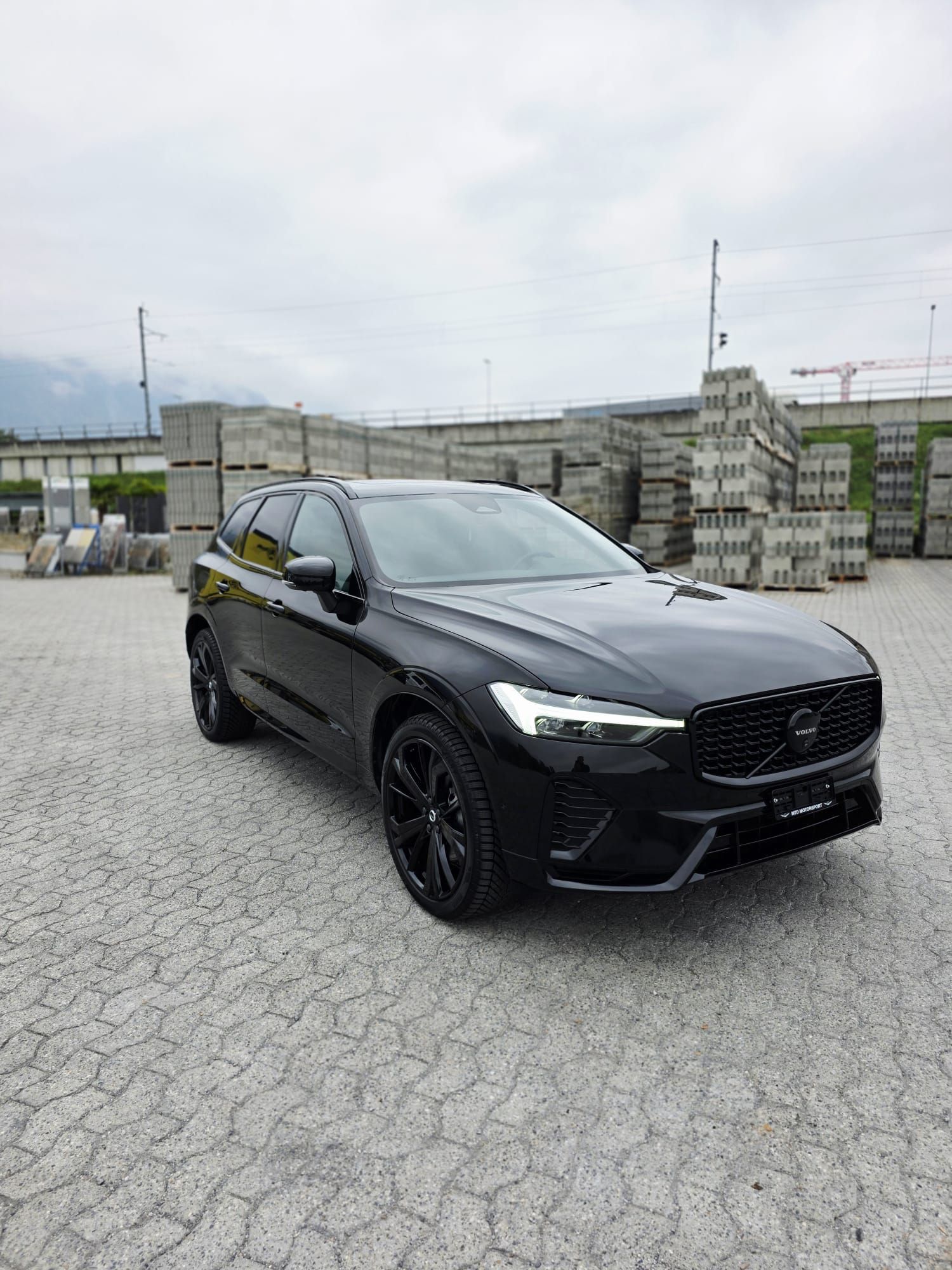 Volvo XC60 Black Edition 24''