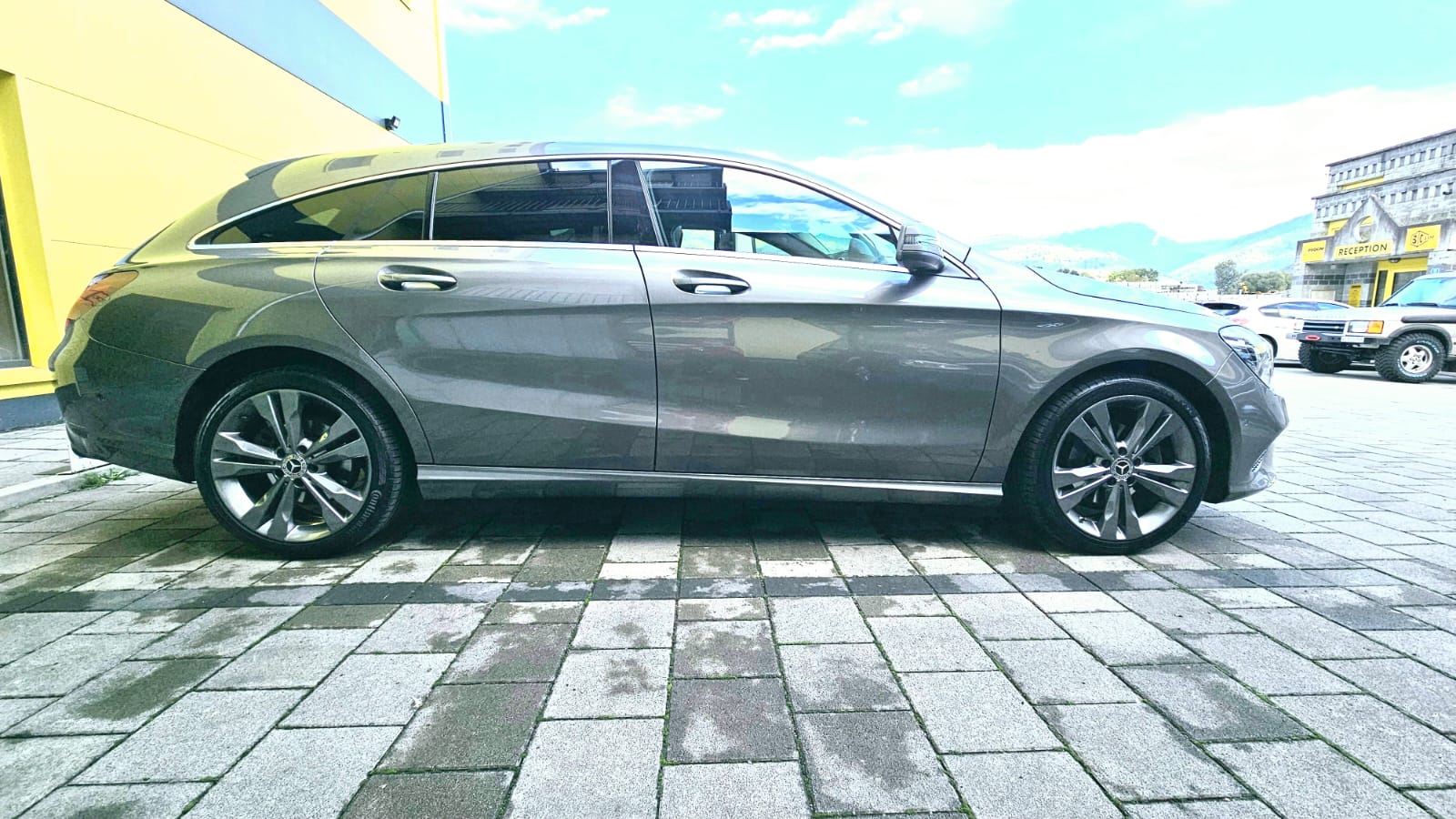 Mercedes CLA 200d 4Matic Carrinha de tiro Swiss Star Edition