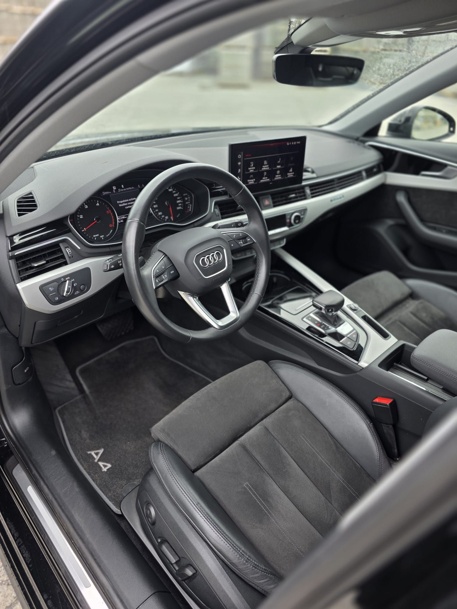 Audi A4 Avant Quattro 40 TDI 204ch Híbrido Suave