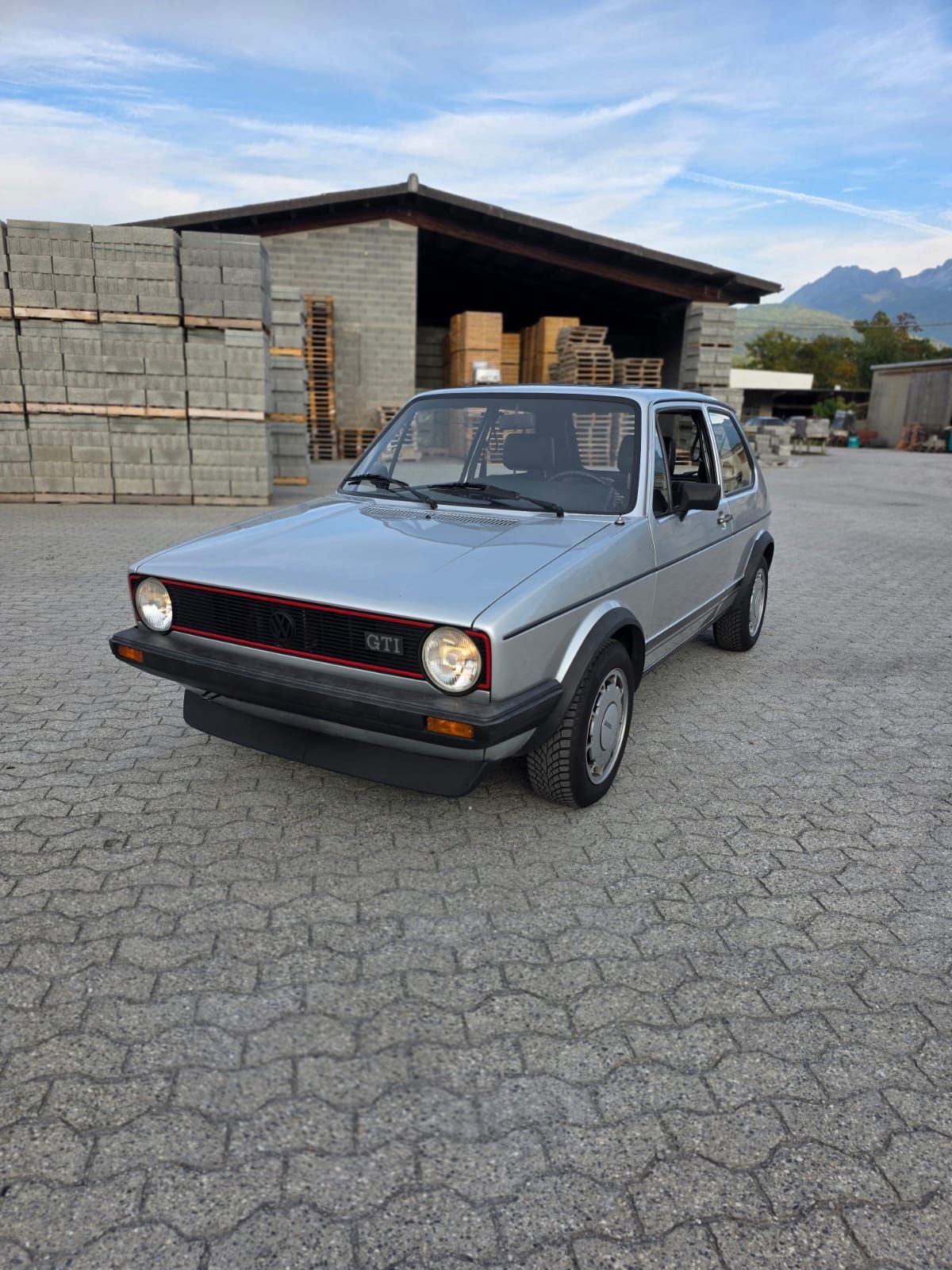 Volkswagen Golf 1 GTI 1.8