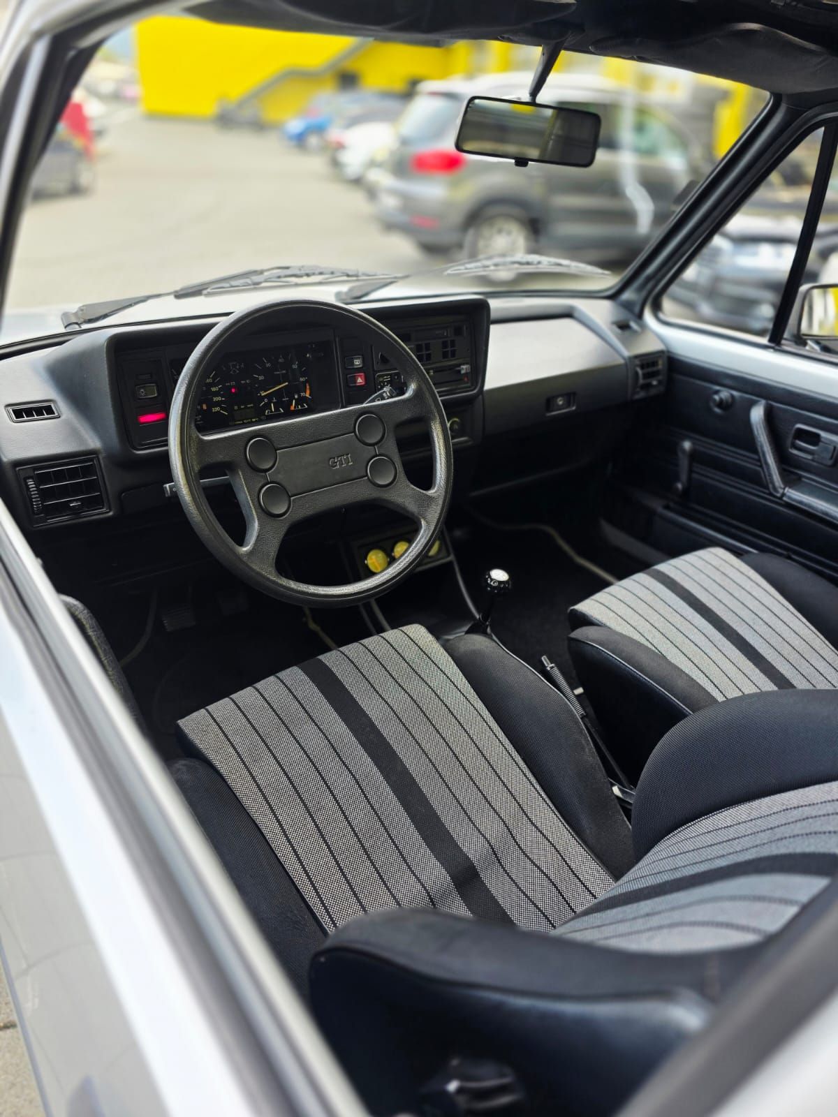 Volkswagen Golf 1 GTI 1.8