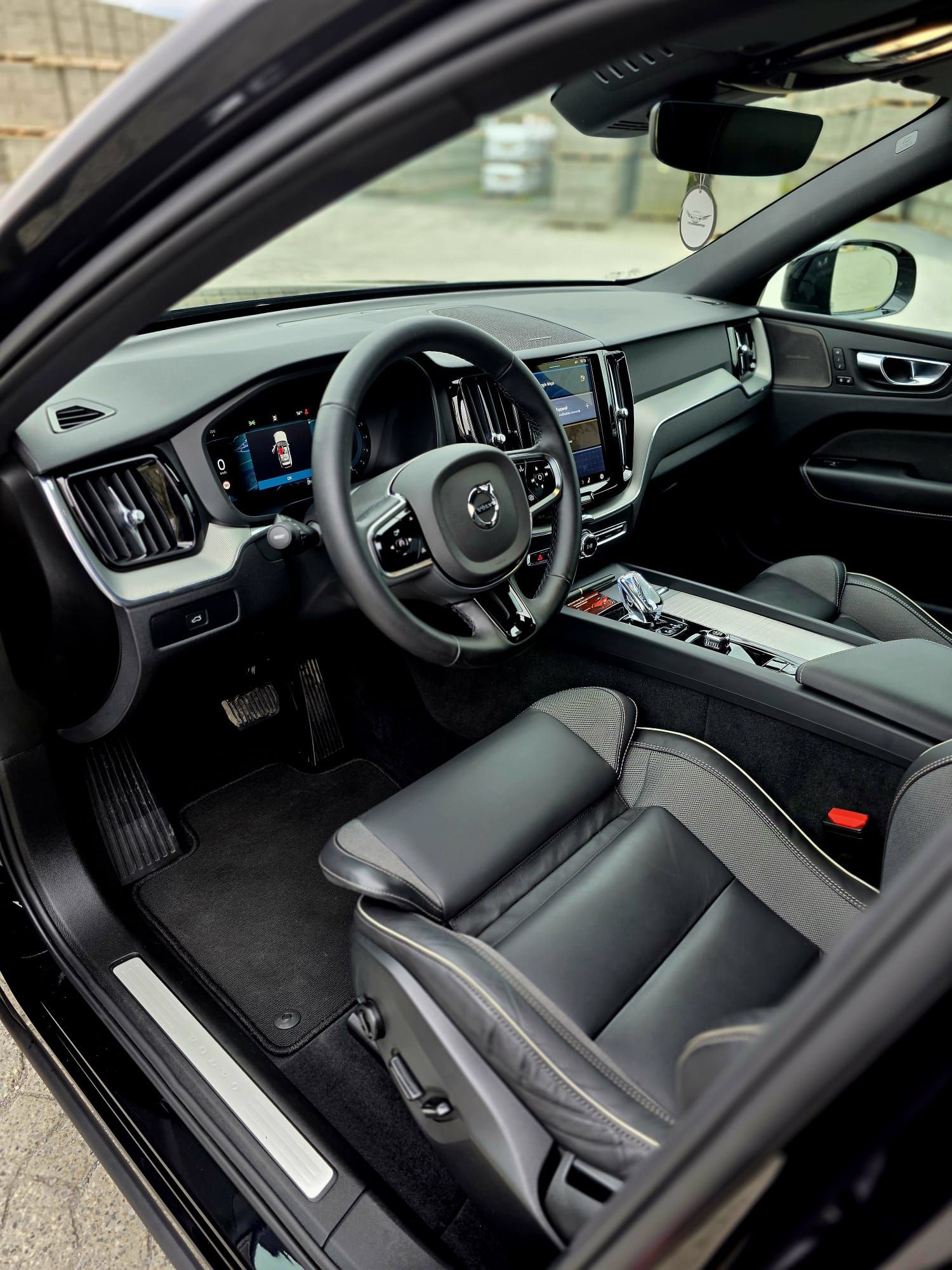 Volvo XC60 Edição Preta 24''