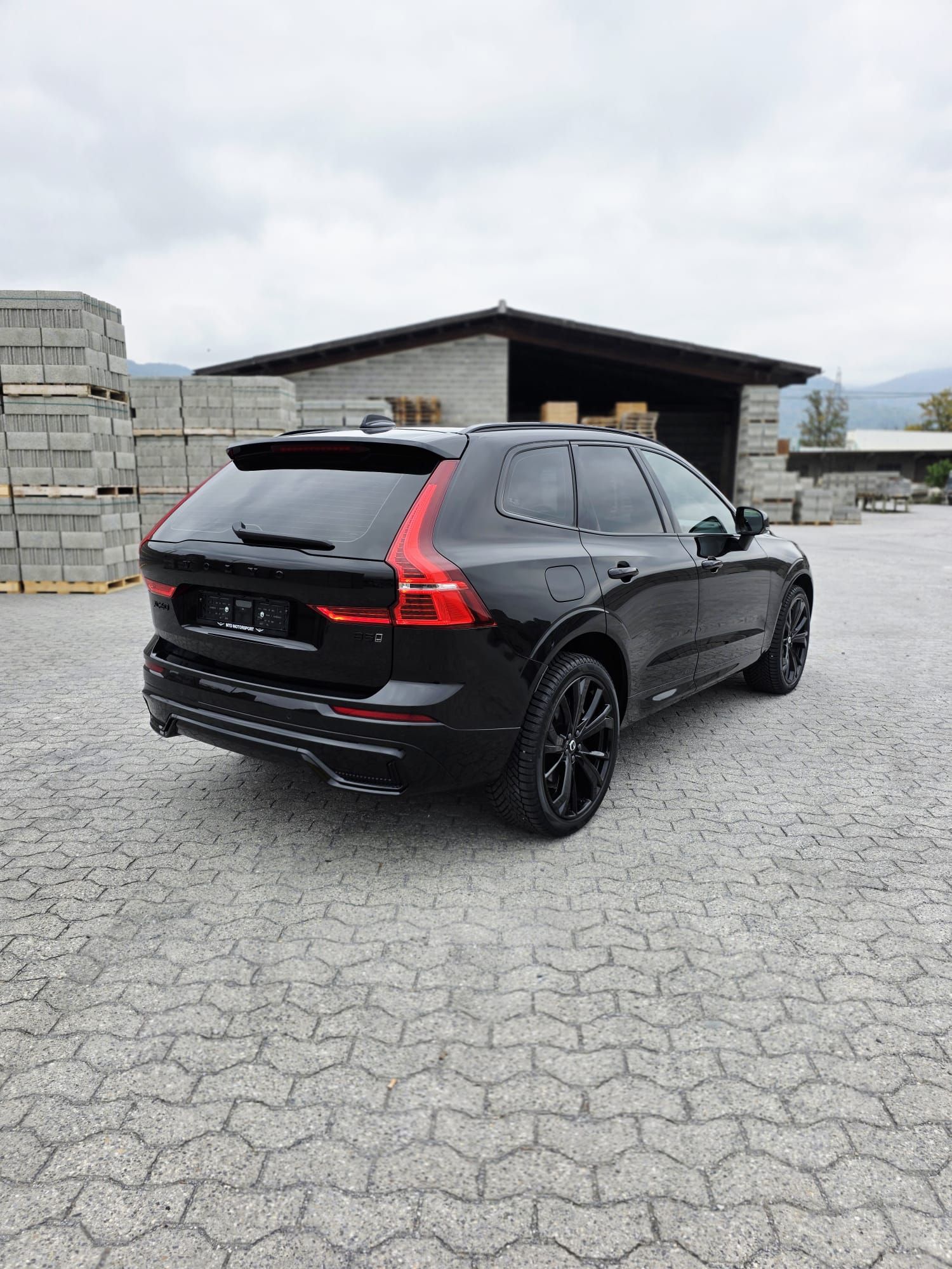 Volvo XC60 Edição Preta 24''