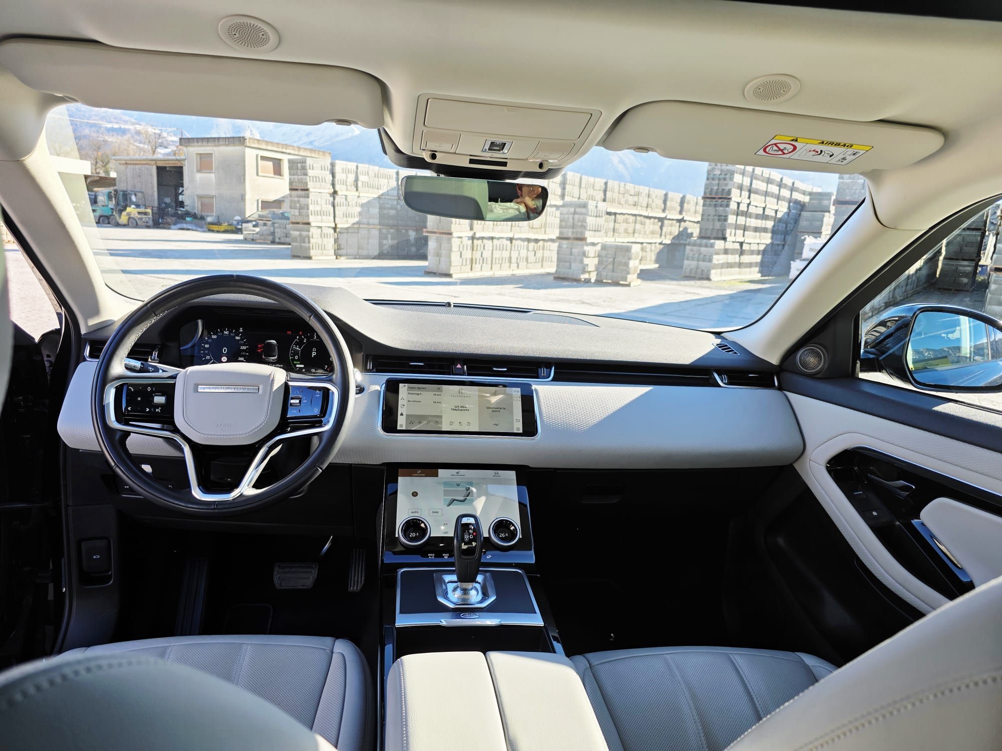 Range Rover Evoque P300