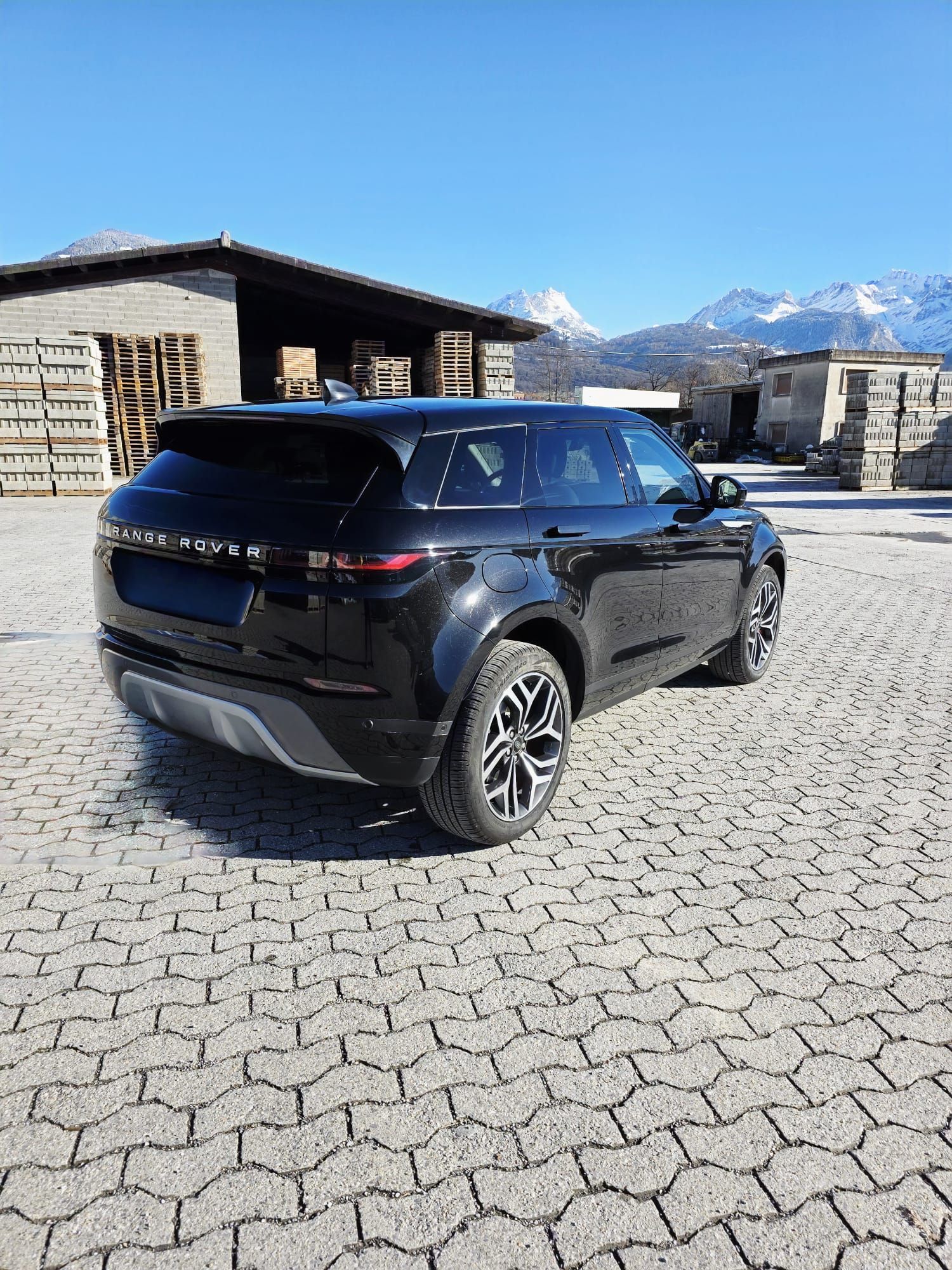 Range Rover Evoque P300