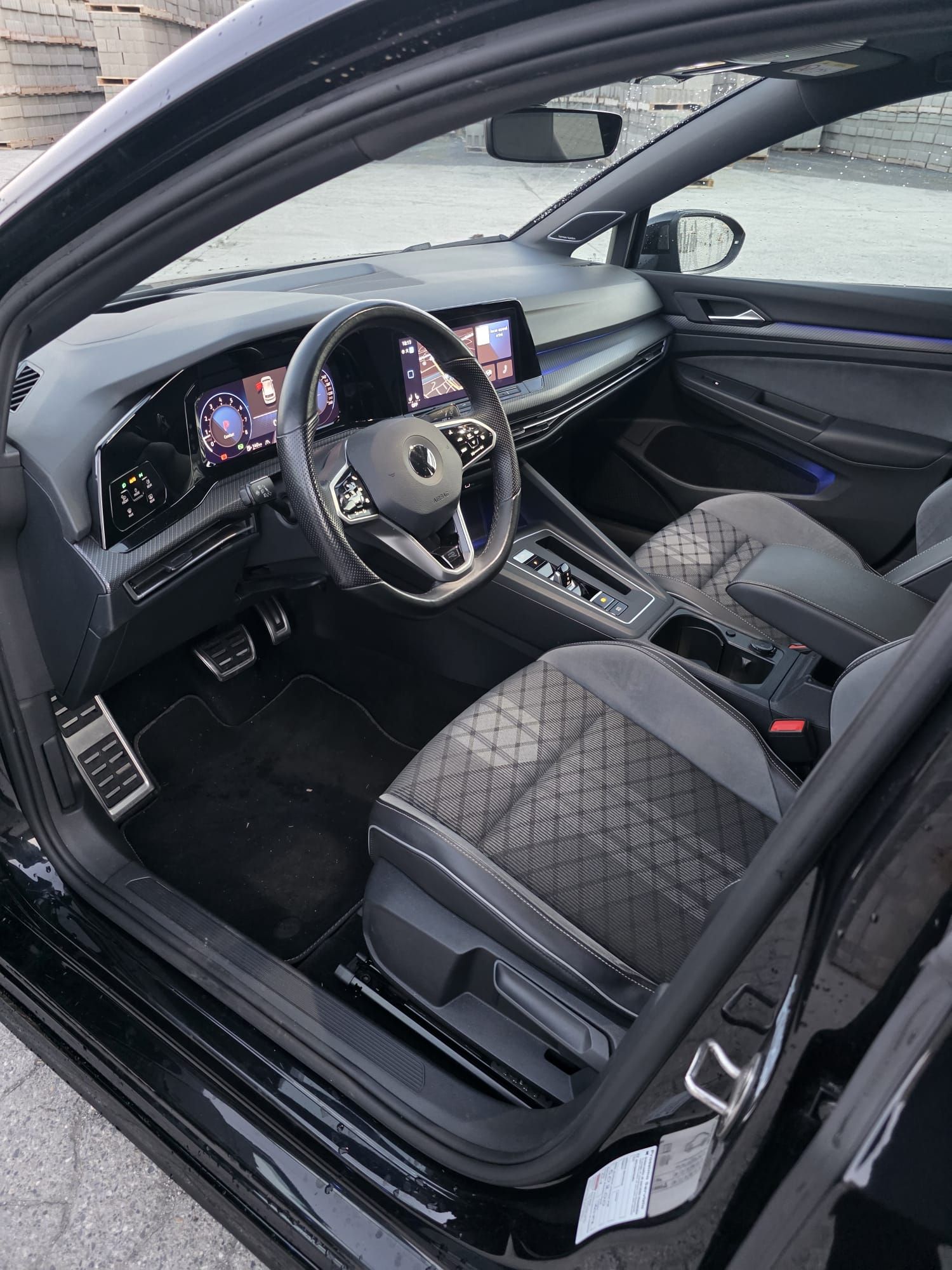 VW Golf 8 1.5 TSI R-Line