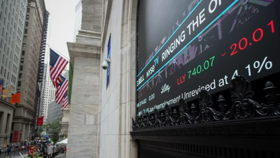 Zlato na rekordu a trhy v euforii, dva příběhy jedné nejistoty