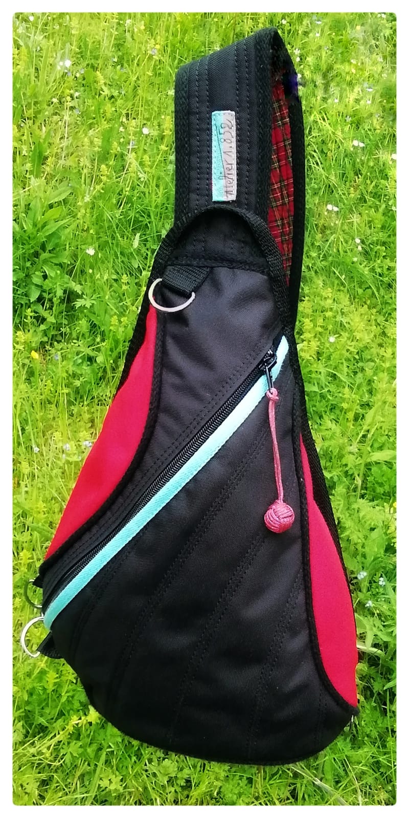 A porter près du corps...