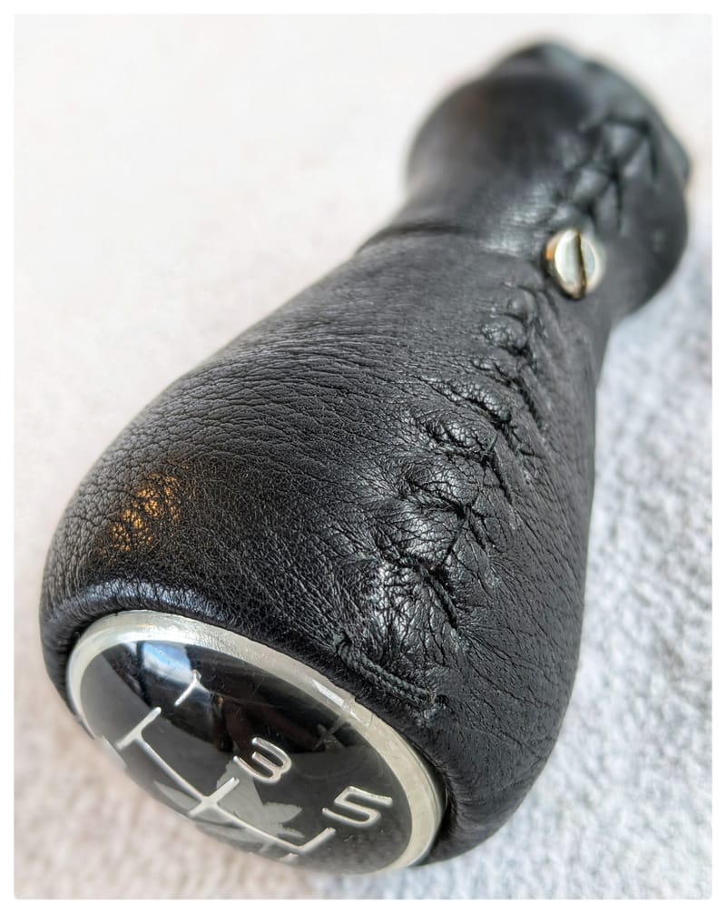 Pommeau en cuir Peugeot Expert. 